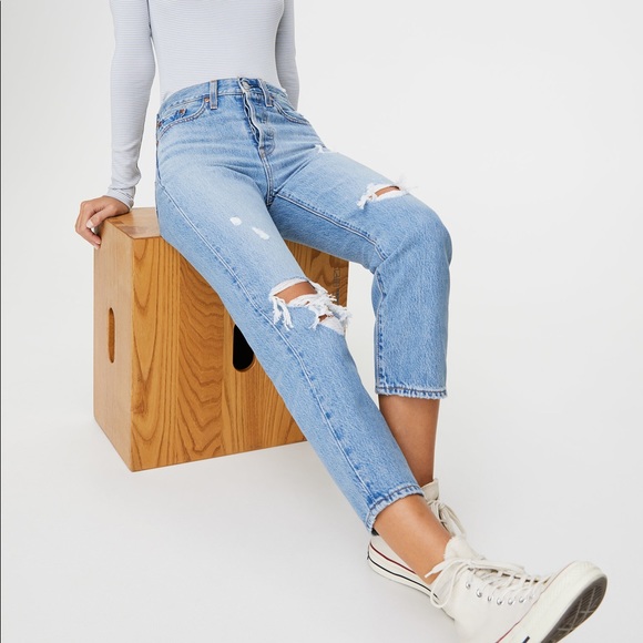 Levi wedgie jeans size 28 - Picture 1 of 5